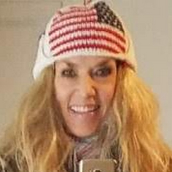 Meet your Posher, Lesly - Picture 1 of 1